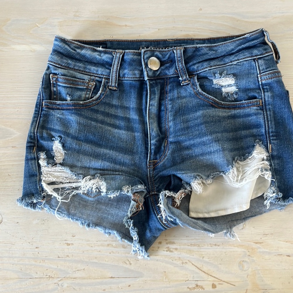 American Eagle Outfitters Hi Rise Shortie cut off denim shorts size 2 stretchy